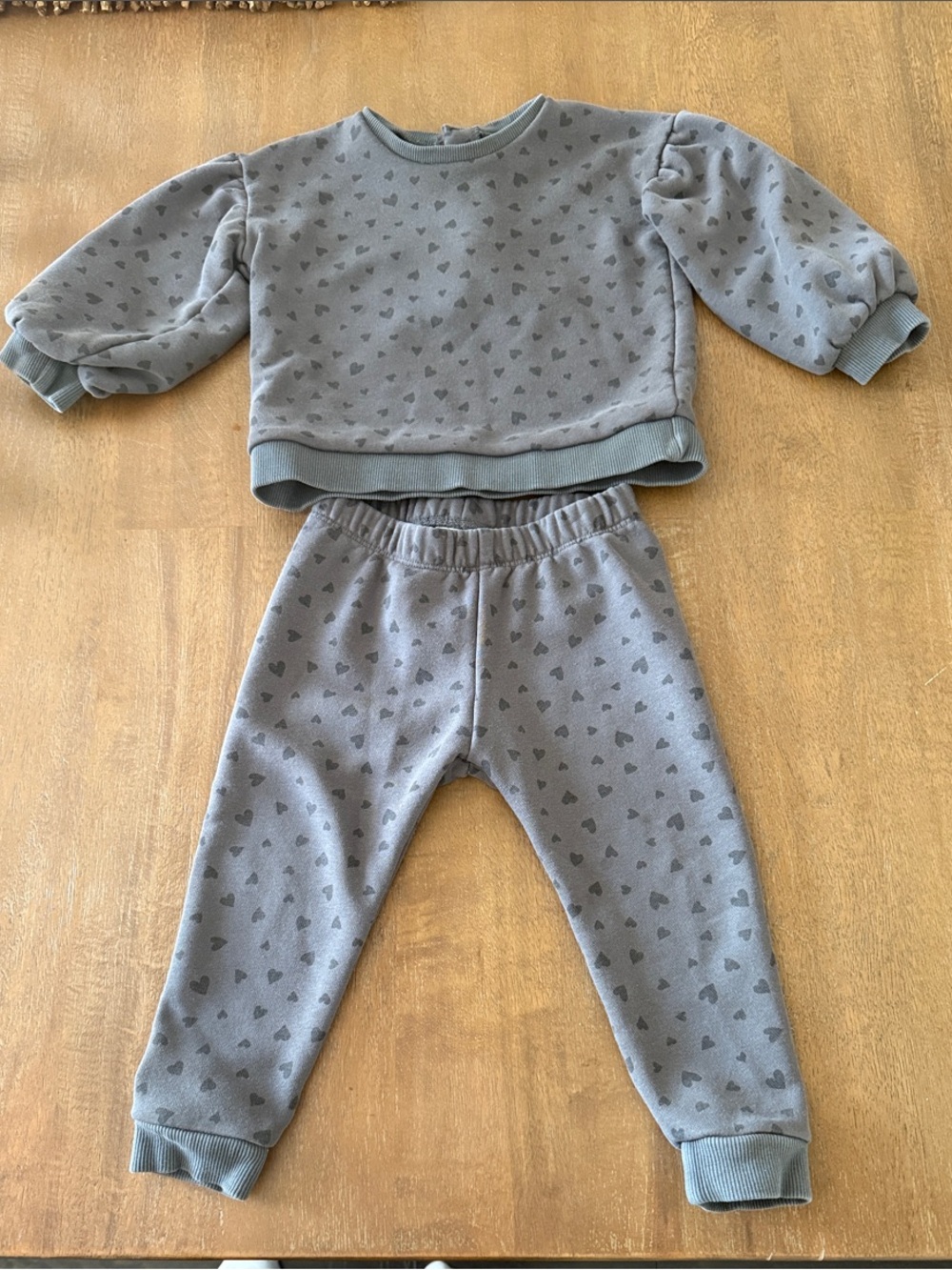 Bloomingdale's Girls' Grey Heart Print Jogger Set